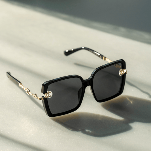 Accessorize with Style: Must-Have Eyewear Accessories for Women - dealskart.com.au