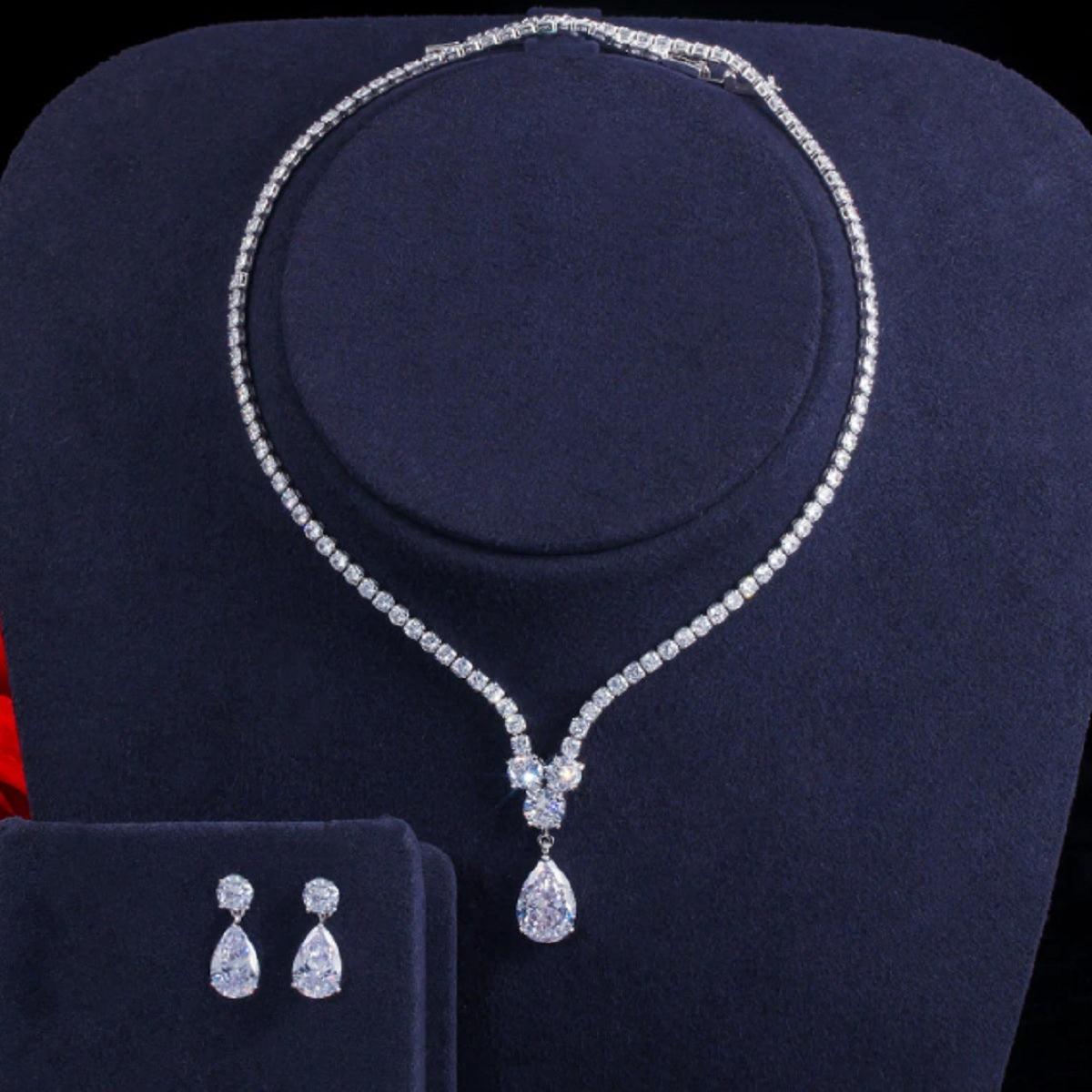 Women's Elegantly Made Sleek Designed Necklace Set - dealskart.com.au