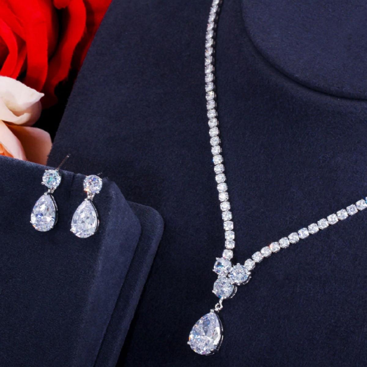 Women's Elegantly Made Sleek Designed Necklace Set - dealskart.com.au