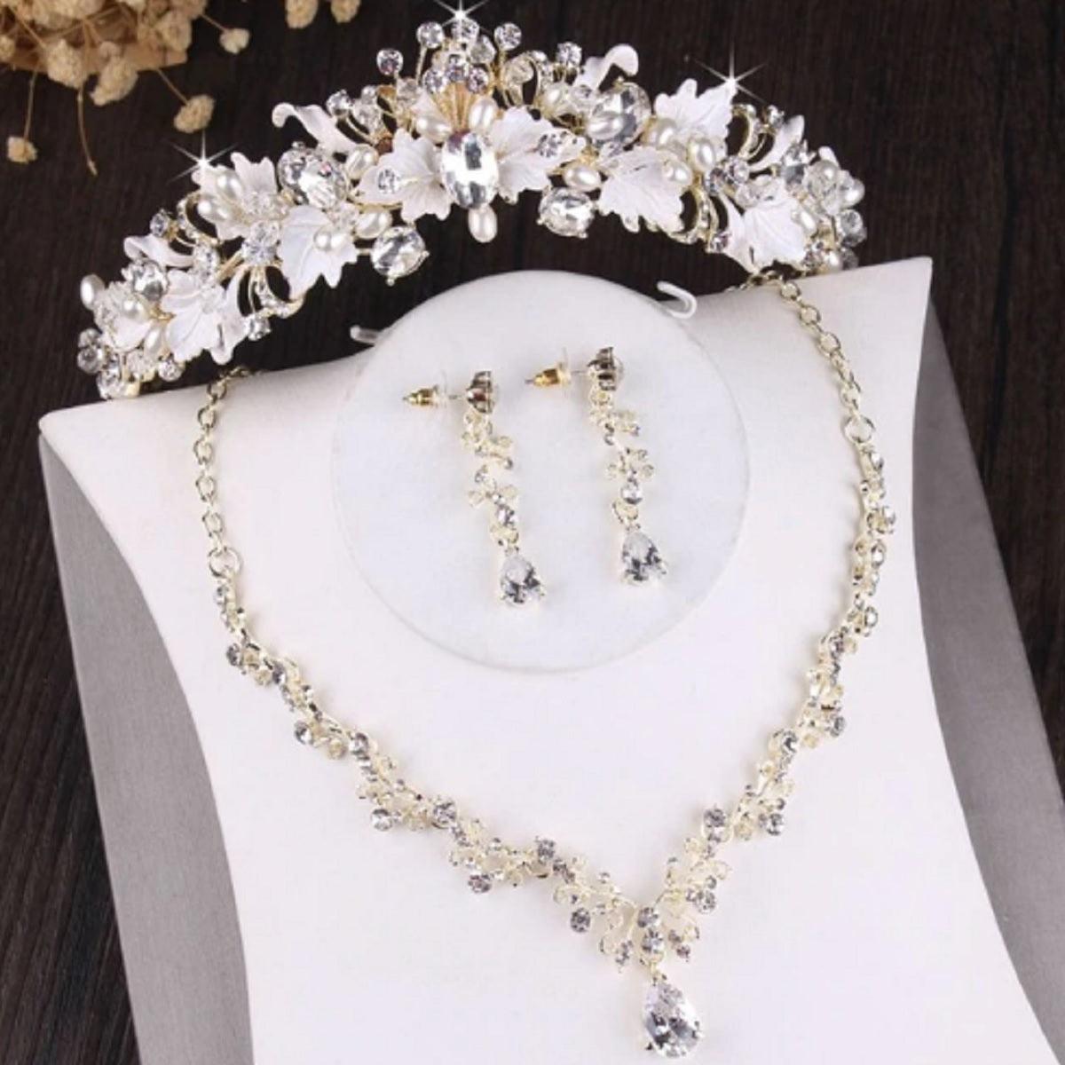 Women's Leaf Patterned Faux Pearl Studded Necklace Set - dealskart.com.au