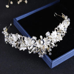 Women's Leaf Patterned Faux Pearl Studded Necklace Set - dealskart.com.au